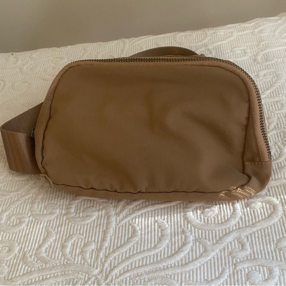 EUC Peanut Butter Brown Nylon Fanny Pack Waist Pack